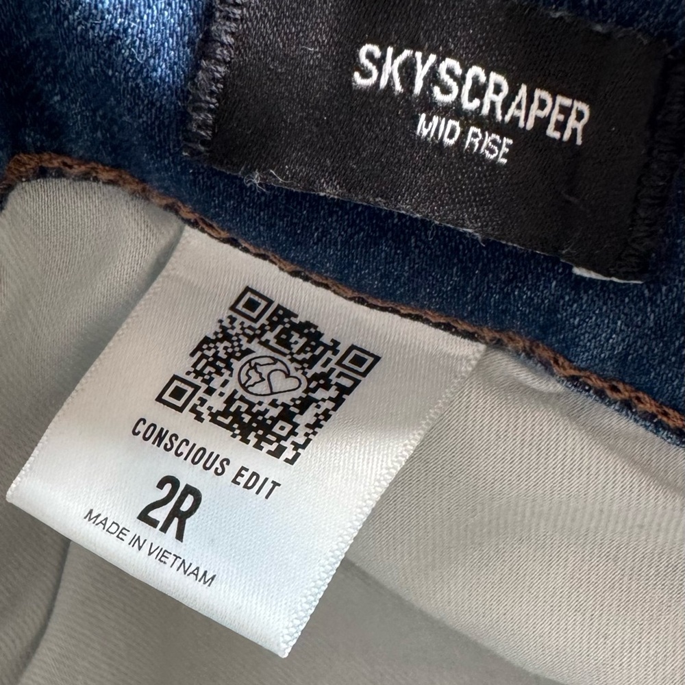Express Skyscraper Mid Rise Jeans - Picture 3 of 3